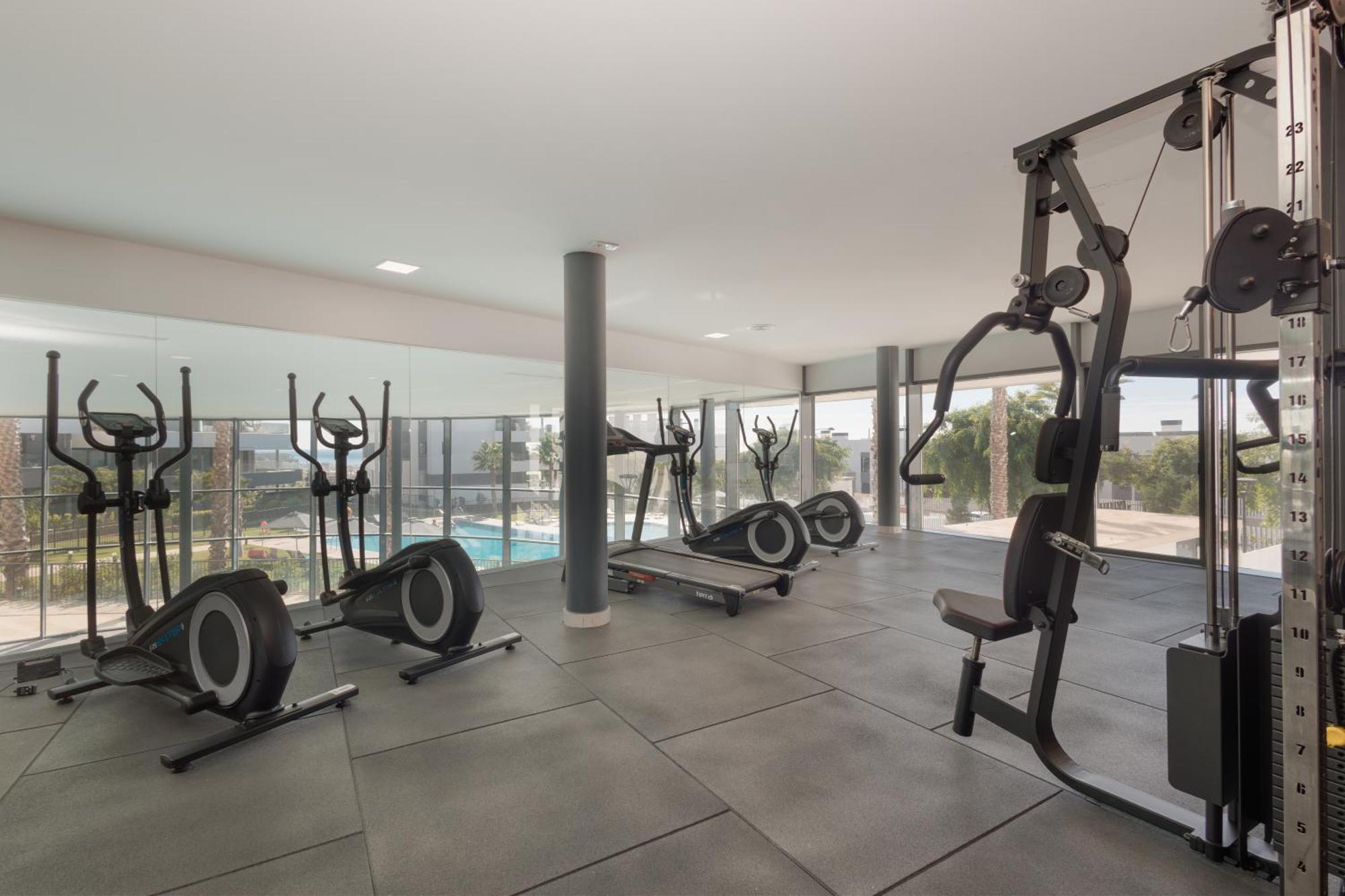 Luxurious 2 Bedroom Apartment Close To The Beach In Estepona Exterior photo