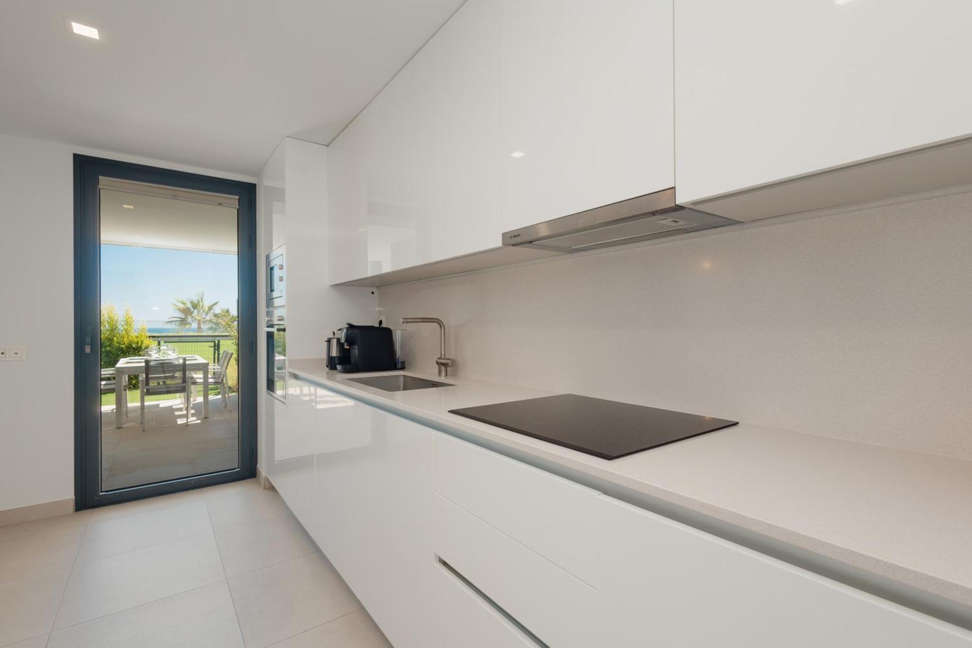 Luxurious 2 Bedroom Apartment Close To The Beach In Estepona Exterior photo